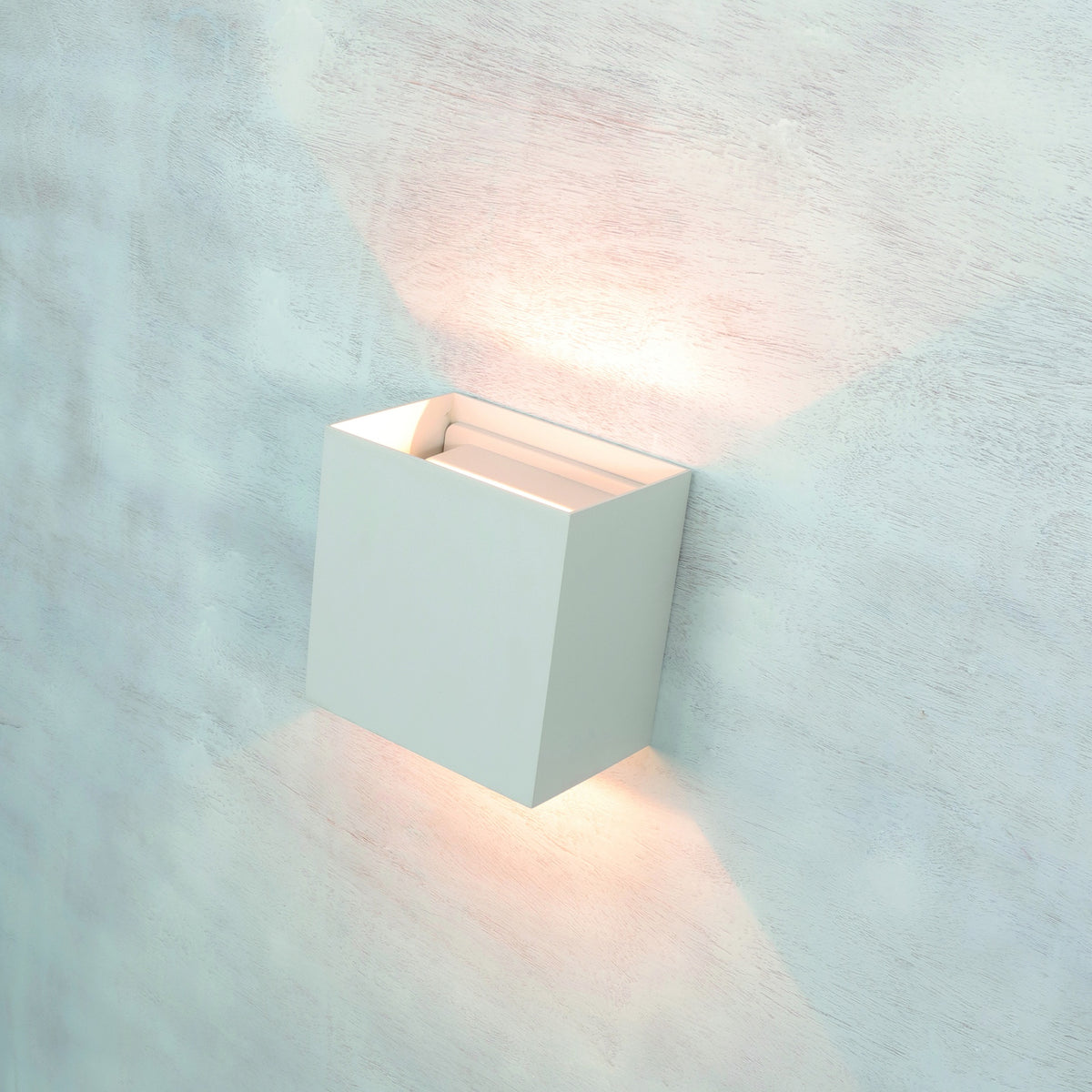 Mantra DAVOS vanjska zidna LED svjetiljka 20W 3000K IP65 150MM BIJELA