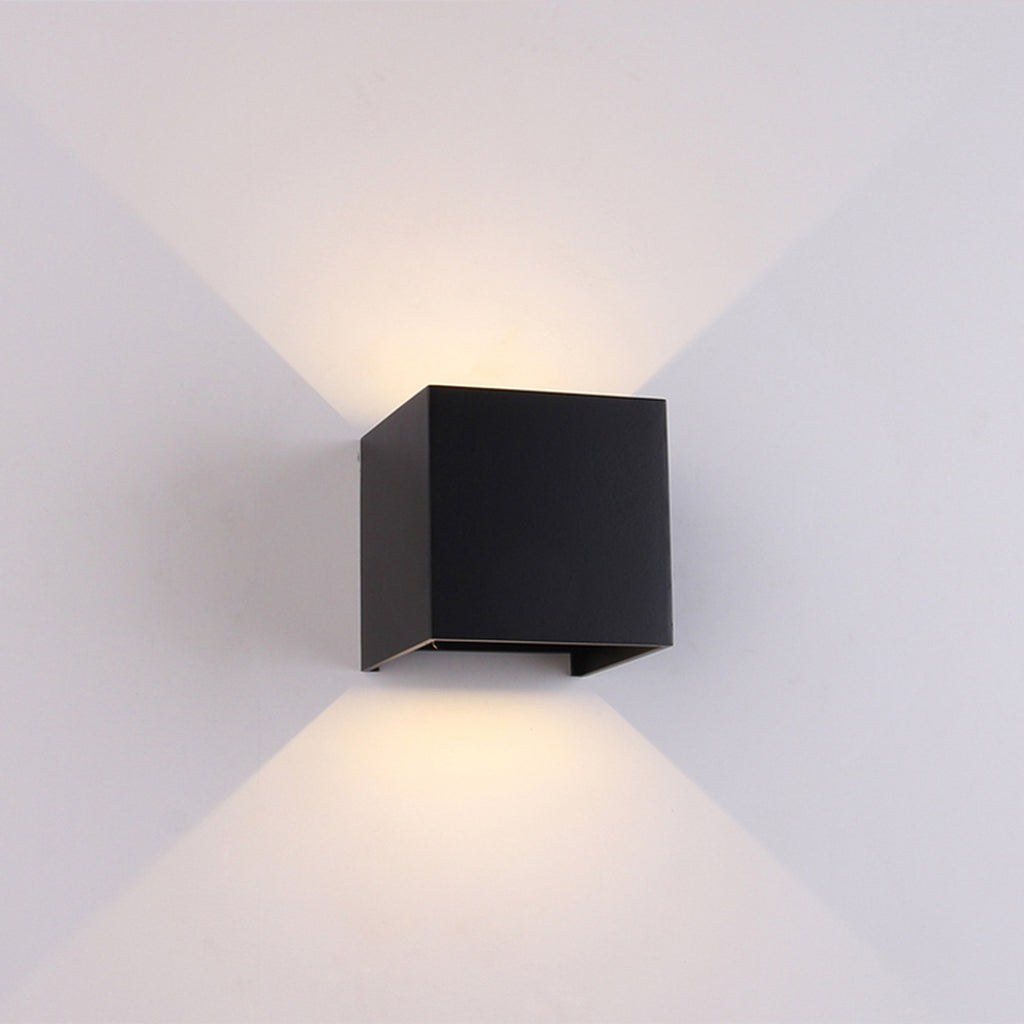 Mantra DAVOS vanjska zidna LED svjetiljka 12W 4000K IP54 100MM CRNA