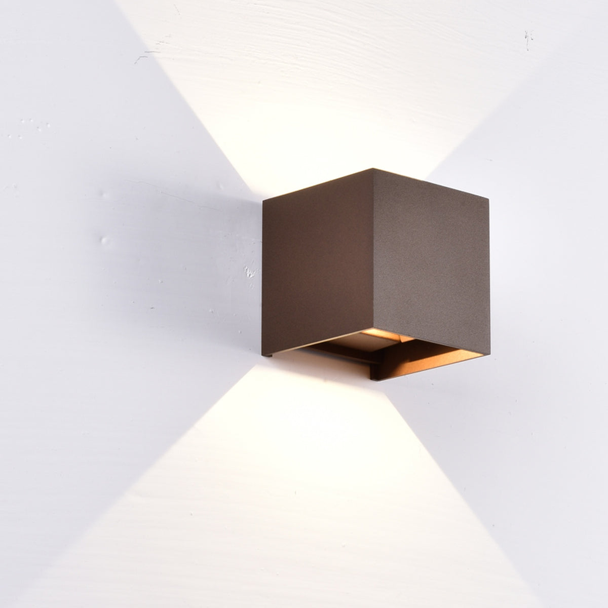 Mantra DAVOS vanjska zidna LED svjetiljka 12W 2700K IP54 100MM SMEĐA