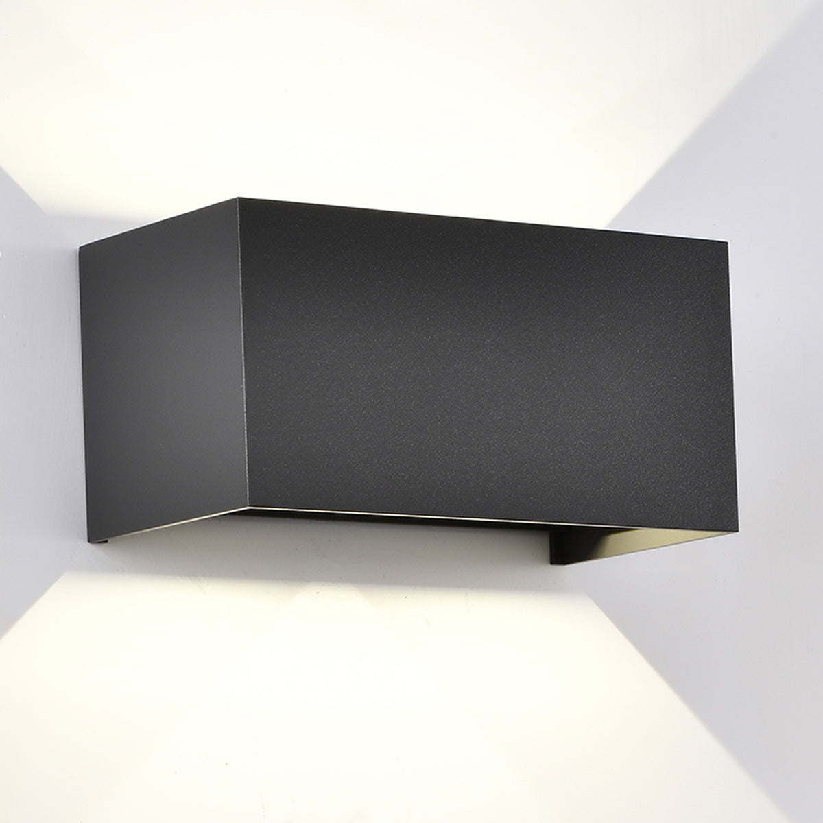 Mantra DAVOS vanjska zidna LED svjetiljka 24W 2700K IP54 200MM TAMNO SIVA