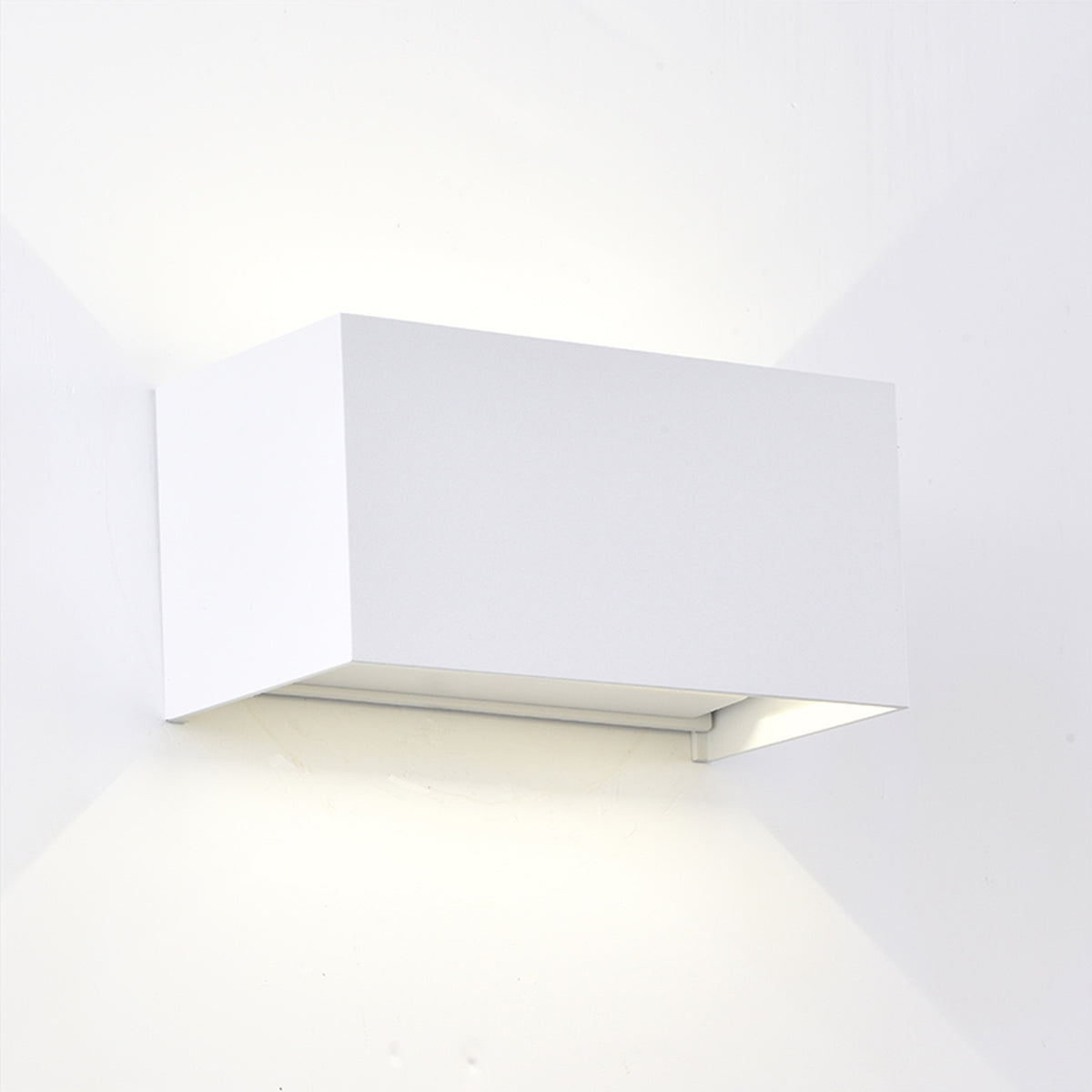 Mantra DAVOS vanjska zidna LED svjetiljka 24W 2700K IP54 200MM BIJELA